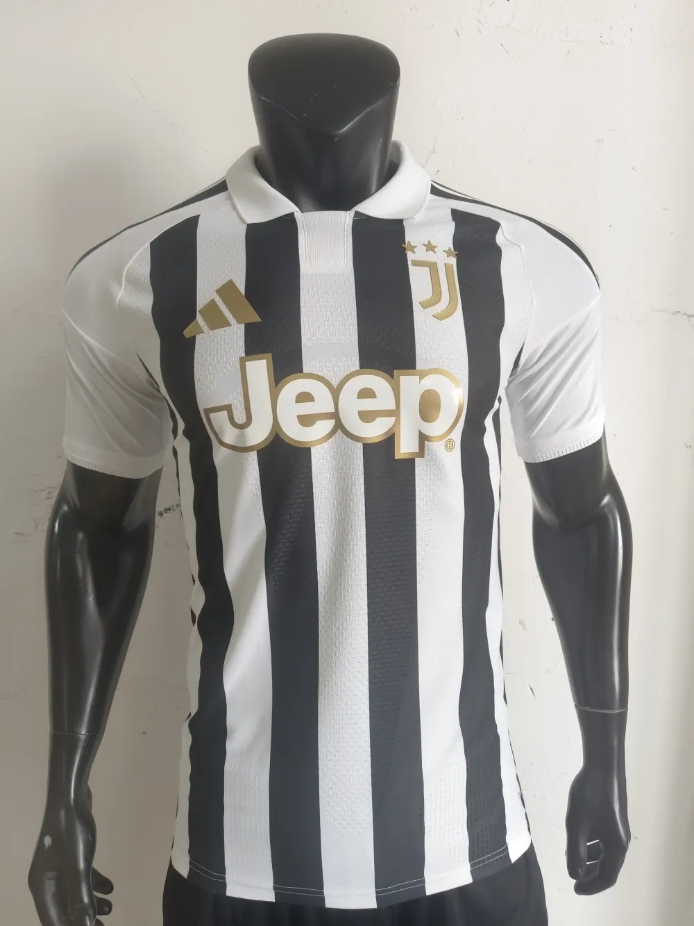 Juventus shirt photo reference